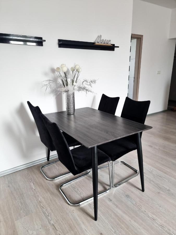 Spacious Apartment Near Hockey And Football Arena Bratysława Zewnętrze zdjęcie