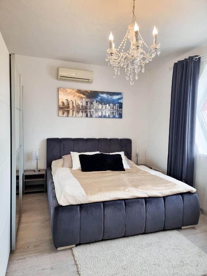 Spacious Apartment Near Hockey And Football Arena Bratysława Zewnętrze zdjęcie